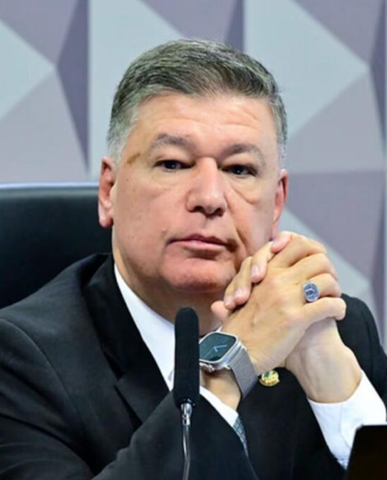 No momento, você está visualizando Viana parte pra cima: pede encontro com Mendonça para entregar dossiê que mira Lulinha