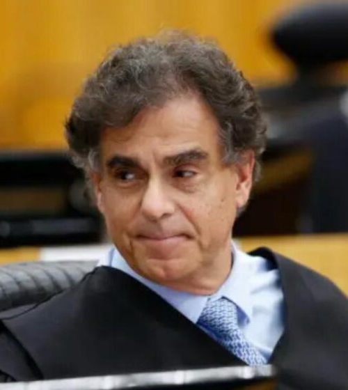No momento, você está visualizando Presidente do TST declara ser ‘vermelho’ que atua por uma ‘causa’