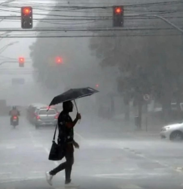 No momento, você está visualizando Inmet aponta risco de chuvaradas intensas e deixa 18 estados em alerta. Até com queda de granizo. Saiba quais são e se proteja