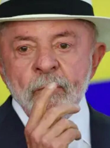 No momento, você está visualizando Depois de gastar milhões em hotéis luxuosos como presidente, Lula, agora como candidato, ficará em embaixada nos EUA; VEJA