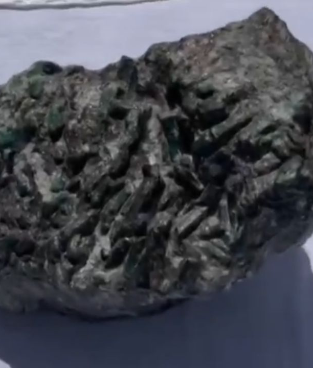 No momento, você está visualizando Pedra preciosa encontrada na Bahia será leiloada com lance inicial de quase R$ 80 milhões; VEJA
