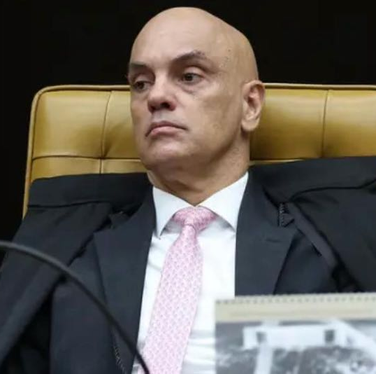 No momento, você está visualizando Alexandre de Moraes nega aplicação da Lei da Dosimetria para Débora Rodrigues