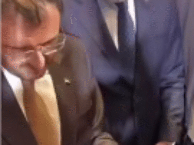 Sírios se emocionam por voltar a usar cartões após retiradas de embargos, VEJA VÍDEO