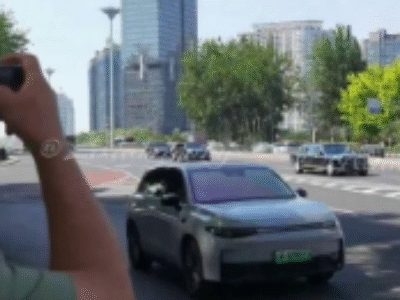 Limusines do Serviço Secreto dos EUA surgem em Pequim antes da chegada de Donald Trump e imagens impressionam; VEJA VÍDEO