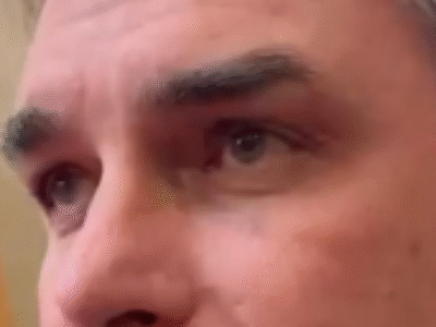A resposta direta de Flávio Bolsonaro quando perguntado sobre governo Lula ter retirado ‘taxa das blusinhas;’ ASSISTA RECORTE