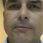 Flávio Bolsonaro deixa jornalistas do Globonews murchos após resposta sobre dinheiro pedido a Vorcaro; VEJA RECORTE