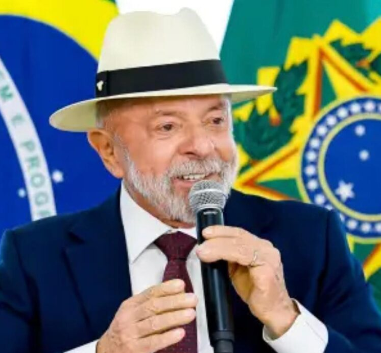 No momento, você está visualizando Lula “passa por cima” do TSE e pede votos a Simone Tebet e Marina Silva em evento oficial do governo