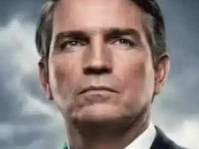 Flávio Bolsonaro compartilha trailer de Dark Horse, filme que destaca trajetória de Jair Bolsonaro