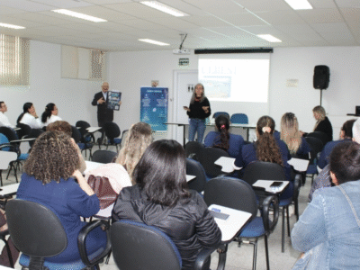 Palestra sobre saúde mental encerra a Semana de Enfermagem da Santa Casa de Marília. Especialista destacou necessidade de equilíbrio emocional e autocuidado