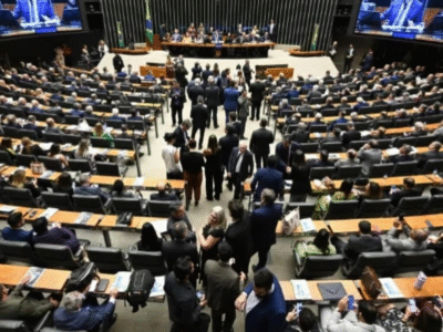 Partidos de esquerda se unem contra PEC de redução de maioridade penal; VEJA