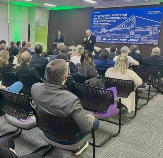 No momento, você está visualizando Associações Comerciais: presidente da Acim Marília, Carlos Bitencourt, participa de encontro nacional da Confederação das Associações Comerciais do Brasil