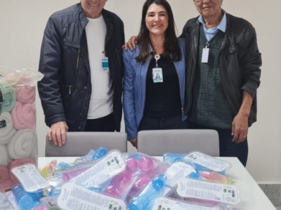 Hospital Beneficente Unimar recebe doação de mamadeiras e cobertores da Associação Amigos do Bar. Mais um gesto de cuidado ao próximo