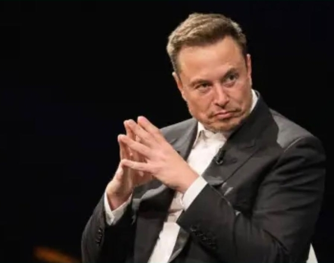 No momento, você está visualizando Elon Musk estuda juntar SpaceX e Tesla para criar gigante de IA, diz canal CNBC