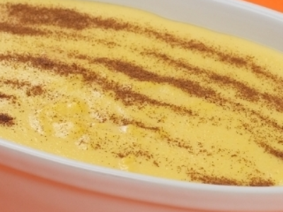 Curau de Milho com Biscoito Maizena reinventa clássico junino em versão cremosa e refrescante. Trouxemos hoje receita especial com ingredientes o o passo a passo. Experimente