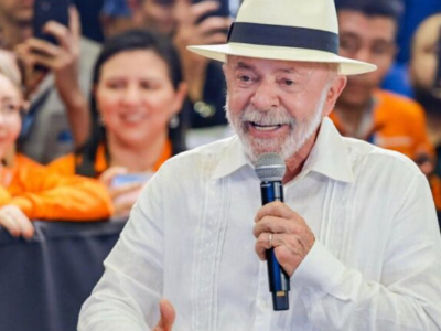 “Homens têm que ganhar o mundo de lavar banheiro,” afirma Lula
