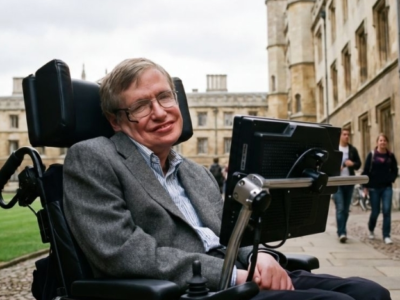 “Por mais difícil que a vida possa parecer, há sempre algo que você pode fazer para mudar a vida e ter sucesso”, disse Stephen Hawking, cosmólogo e físico. Entenda