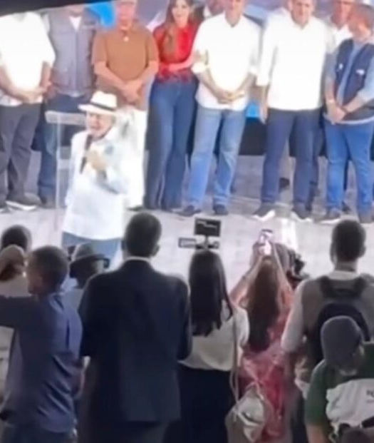 No momento, você está visualizando REJEITADO: Lula discursa para plateia vazia em Sergipe e expões resultado das pesquisas na prática; VEJA VIDEO