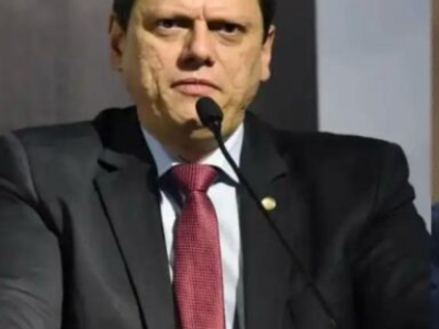 URGENTE: Pesquisa para o Governo de SP mostra Tarcísio disparado na liderança e amplia vantagem sobre adversários; VEJA NÚMEROS