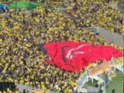 Patrocinador erra feio em campanha com Seleção, e bandeira vermelha no Maracanã vira problema; VEJA