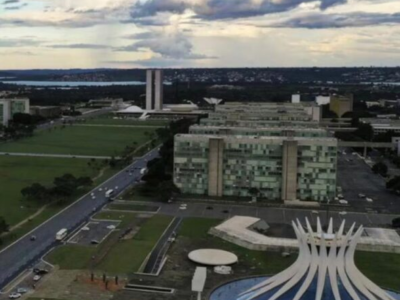 Servidores federais poderão deixar trabalho até 3 h antes em dia de jogo da seleção brasileira na Copa