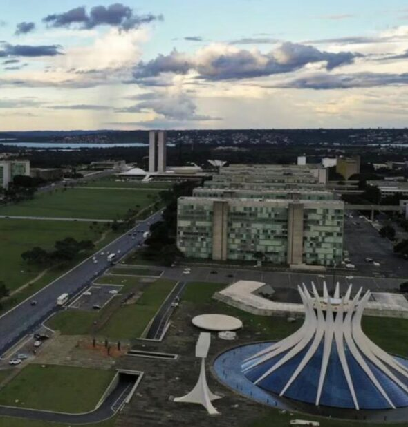 No momento, você está visualizando Servidores federais poderão deixar trabalho até 3 h antes em dia de jogo da seleção brasileira na Copa