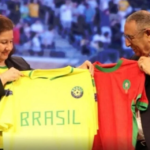 GAFE: Brasil ganha camisa oficial do Marrocos e retribui com blusa genérica da seleção brasileira e internet repercute; VEJA