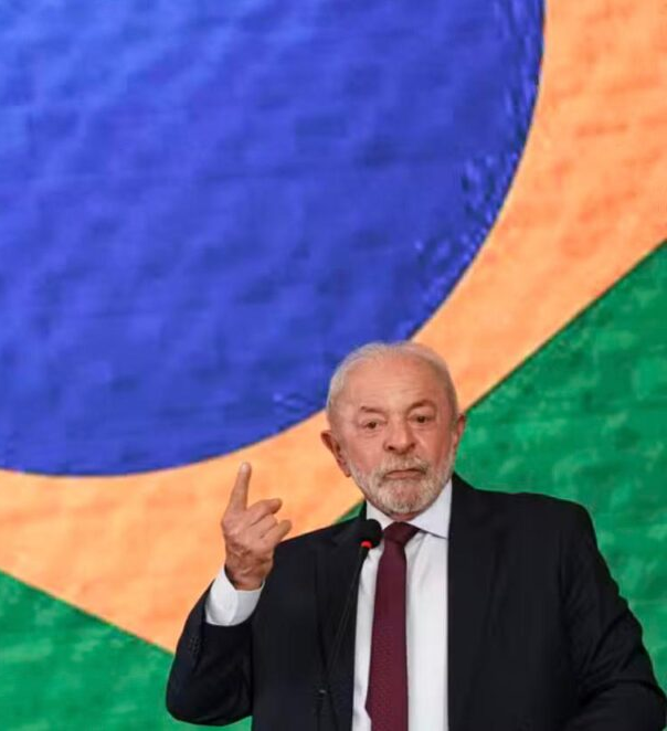 No momento, você está visualizando Associações repudiam fala do presidente Lula sobre população temer ir à delegacia por medo do ‘tipo de policial’ que vai encontrar; VEJA MAIS