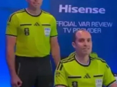 Fifa pede afastamento de árbitro do VAR após gesto associado à supremacia branca; VEJA