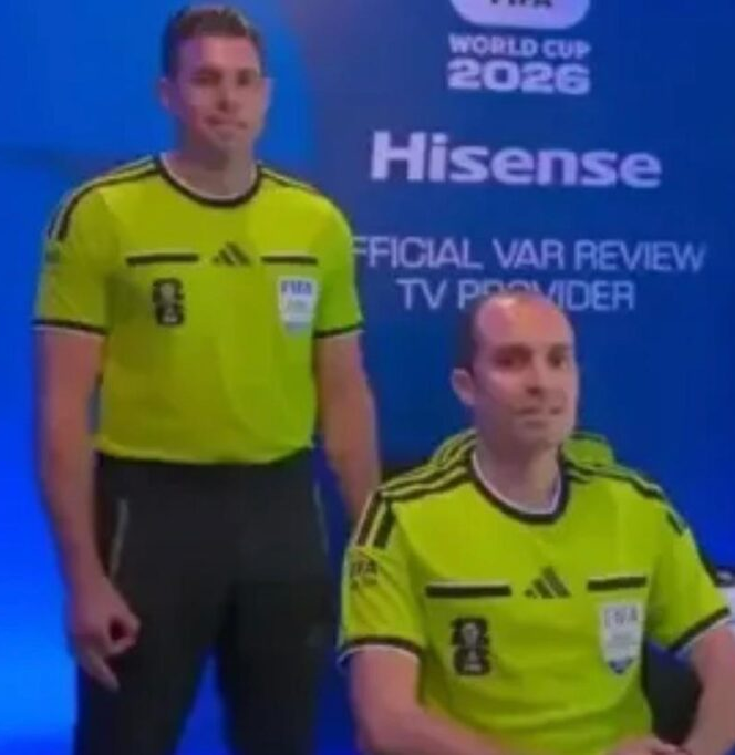 No momento, você está visualizando Fifa pede afastamento de árbitro do VAR após gesto associado à supremacia branca; VEJA