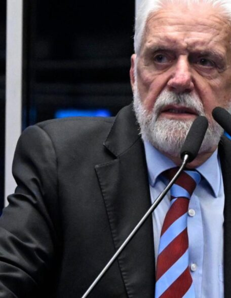 No momento, você está visualizando “Cometemos um erro;” afirma Jaques Wagner, sobre delação premiada de investigados presos e considera tortura. Mas não fala de Mauro Cid, que possibilitou a invenção da trama golpista