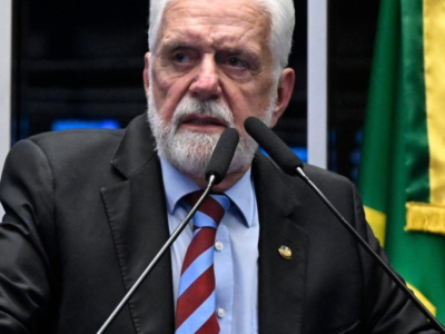 “Cometemos um erro;” afirma Jaques Wagner, sobre delação premiada de investigados presos e considera tortura. Mas não fala de Mauro Cid, que possibilitou a invenção da trama golpista