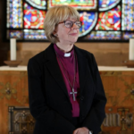 Igreja Anglicana pede perdão por programa de adoções que separou milhares de famílias no Reino Unido; ENTENDA