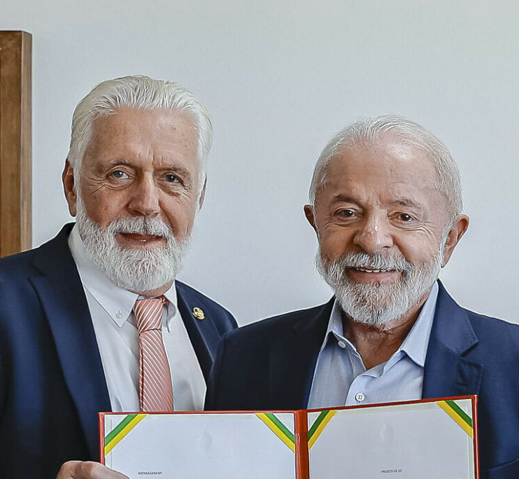 No momento, você está visualizando URGENTE: Relatório da PF aponta que Jaques Wagner era intermediário entre Vorcaro e Lula