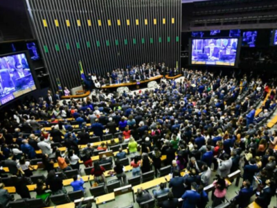 Congresso acelera aprovação de projetos que ampliam restrições à liberdade econômica; VEJA