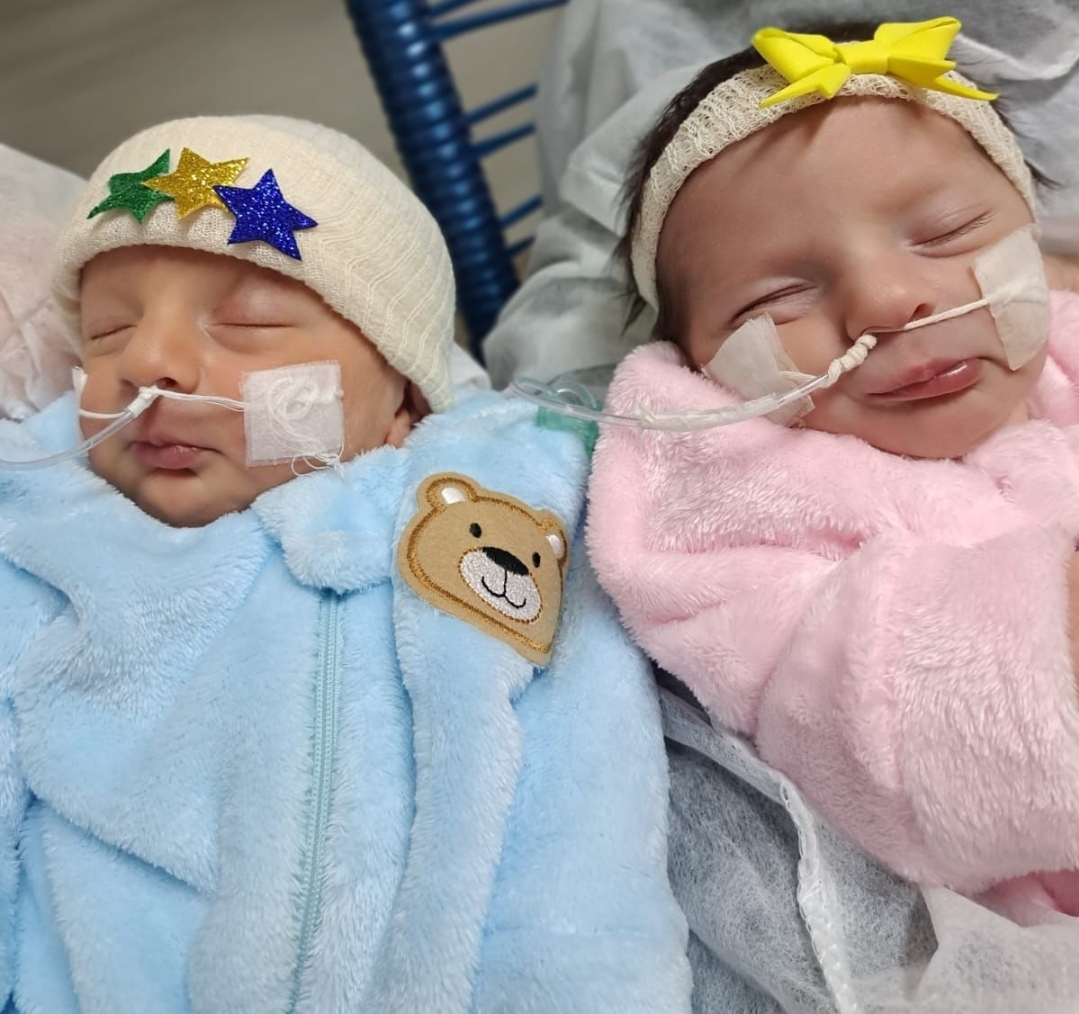 No momento, você está visualizando UTI Neonatal do HBU entra no clima da Copa e leva esperança, momentos de acolhimento e alegria às famílias dos bebês internados