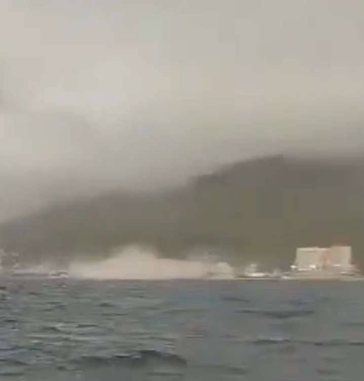 No momento, você está visualizando IMPRESSIONANTE: Pescadores registram do mar prédios desabando na Venezuela durante terremoto de 7,5; VEJA IMAGENS