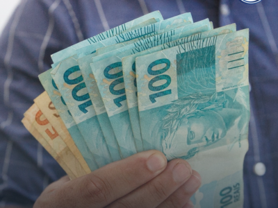 Milhões de brasileiros podem receber dinheiro extra do FGTS; confira se você tem direito