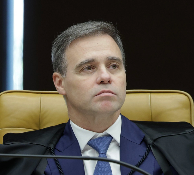 No momento, você está visualizando URGENTE: PF aciona AGU contra medidas de André Mendonça no caso que envolve Lulinha