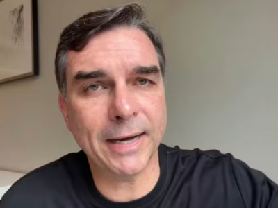 URGENTE: PF avalia colocar Flávio Bolsonaro na lista da Interpol por conta do ‘Dark Horse’