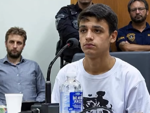 No momento, você está visualizando COMOVENTE: Você lembra desse caso que comoveu o Brasil? Depoimento do jovem que fez até o juiz chorar volta a viralizar a internet; VEJA O VÍDEO