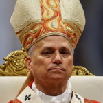 Vaticano determina expulsão de grupo ultraconservador da Igreja; VEJA