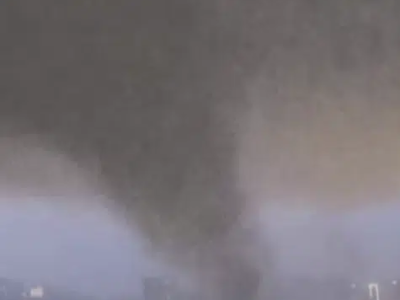 Tornado de grandes proporções causa destruição na China e vídeo impressiona, VEJA