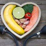Um guia para a dieta DASH. Padrão alimentar saudável, um dos mais bem avaliados, é fácil, versátil e delicioso absolutamente. Veja o que você precisa saber