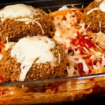 Trouxemos hoje receita especial dsMacarrão de Forno com Polpetone: a união perfeita entre o clássico e o conforto. Deliciosa e fácil de fazer