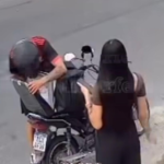 Motoboy é rendido e tem moto roubada em plena entrega; VEJA VÍDEO