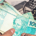 Quase R$ 1 bilhão é bloqueado pela PF em operação que mira grupo com influenciadores