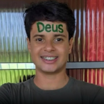 Jovem que conquistou o 1º lugar em Medicina na USP é internada na UTI e caso comove