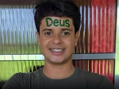 Jovem que conquistou o 1º lugar em Medicina na USP é internada na UTI e caso comove