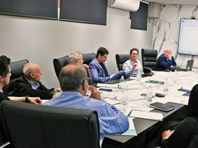 Diretoria da Associação Comercial faz avaliação mensal de atividades para o comércio. Debatidas decisões a serem tomadas administrativamente