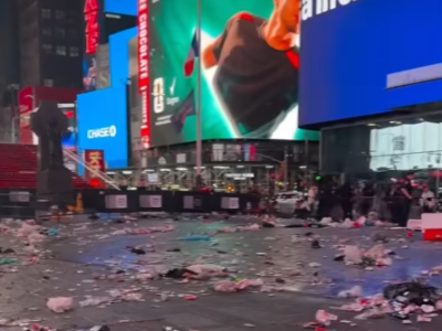 Polícia interdita Times Square após festa de argentinos; VEJA VÍDEO DE COMO FICOU O LOCAL
